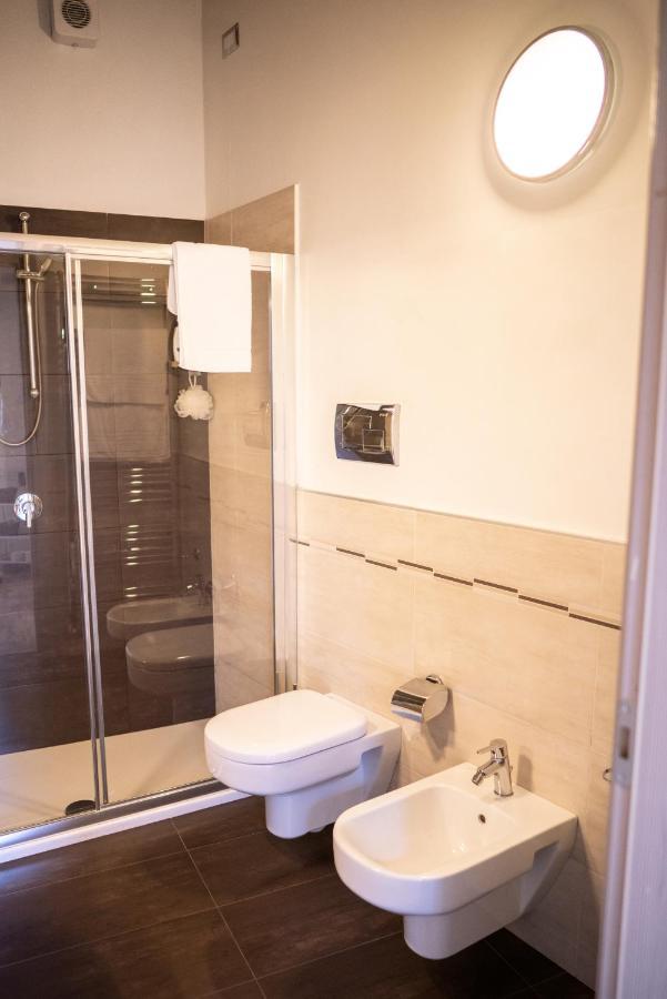 Garni Gianmartin Hotel Лимоне сул Гарда Екстериор снимка